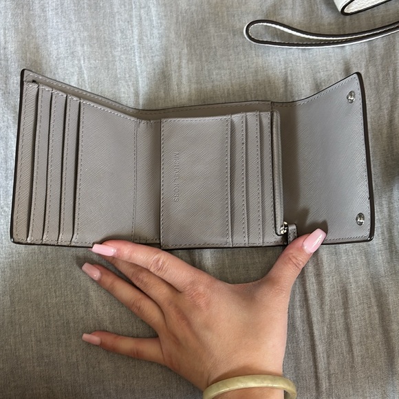 Wallet Bundle!!! - Picture 4 of 5